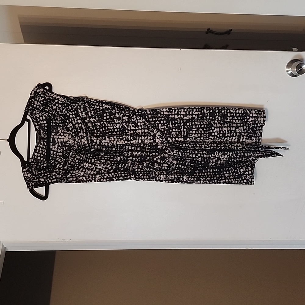 Women's Black and Tan Daisy Fuentes Dress